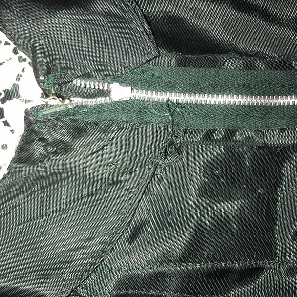 1970s Green Velvet/Creme Embroidery Overlay Mini Dress sz Small - Picture 8 of 9